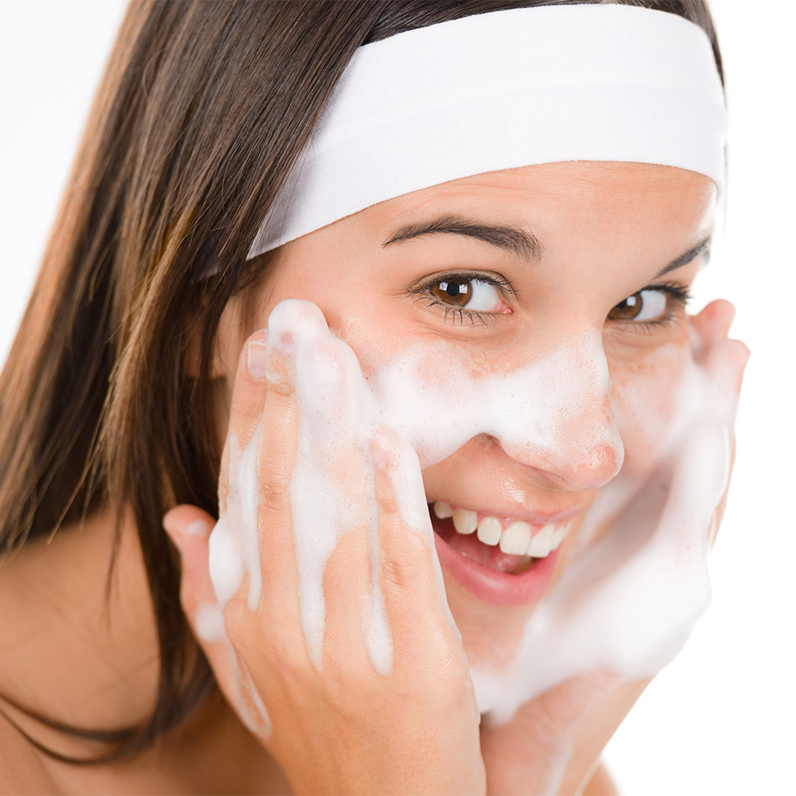 Rửa mặt thật sạch, thải độc và loại bỏ các bụi bấn tích tụ dưới da